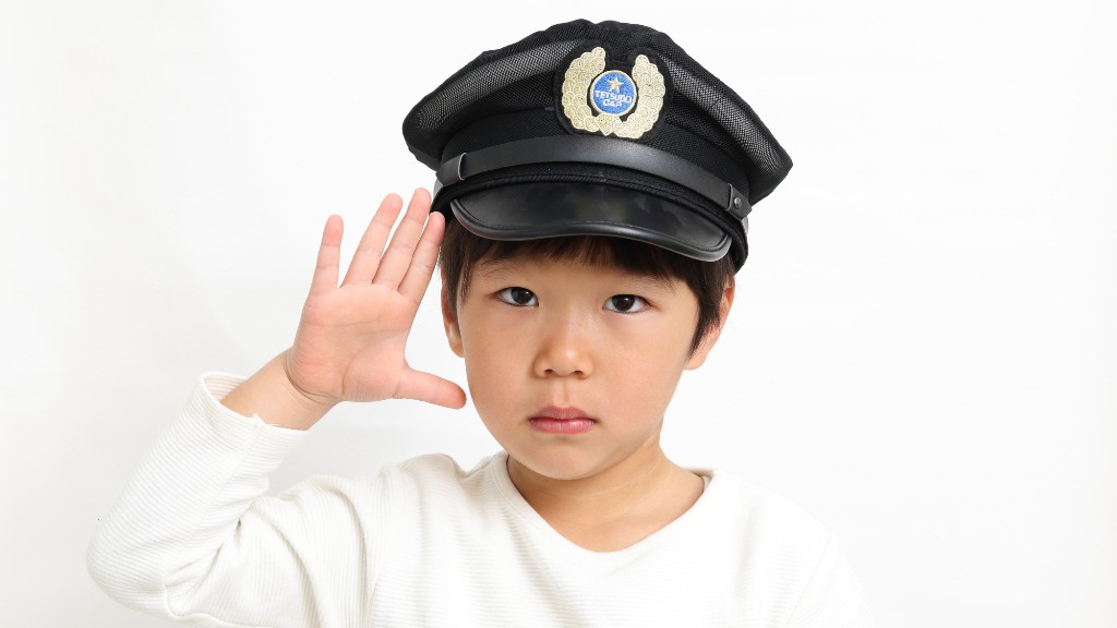 手作り動画「車掌の帽子の作り方」 “How to make a conductor's hat”How to make children'stoys - YouTube