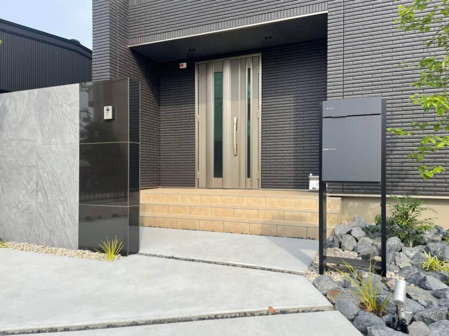 一条工務店の外構 費用は200万？おしゃれ、マージン、提携など徹底解説 安く工事くらしええじゃないか