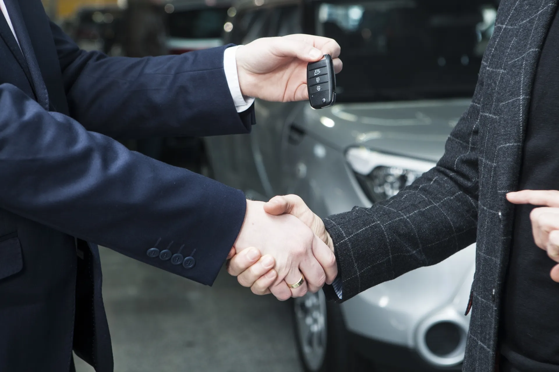 2025版 車の納車でいい日はいつ？納車後にやるべきことも併せて解説します！URBAN GARAGE