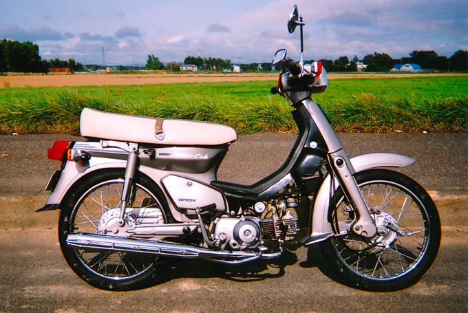 ホンダ スーパーカブ フルカスタム ブーム到来中!?「スーパーカブ」をカスタマイズして楽し