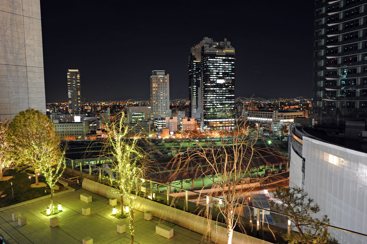 iFLYER: 大阪ステーションシティ ノースゲートビルディング11F 「風の広場」オオサカステーションシティ ノースゲートビルディングジュウイチカイカゼノヒロバインフォ - Osaka other