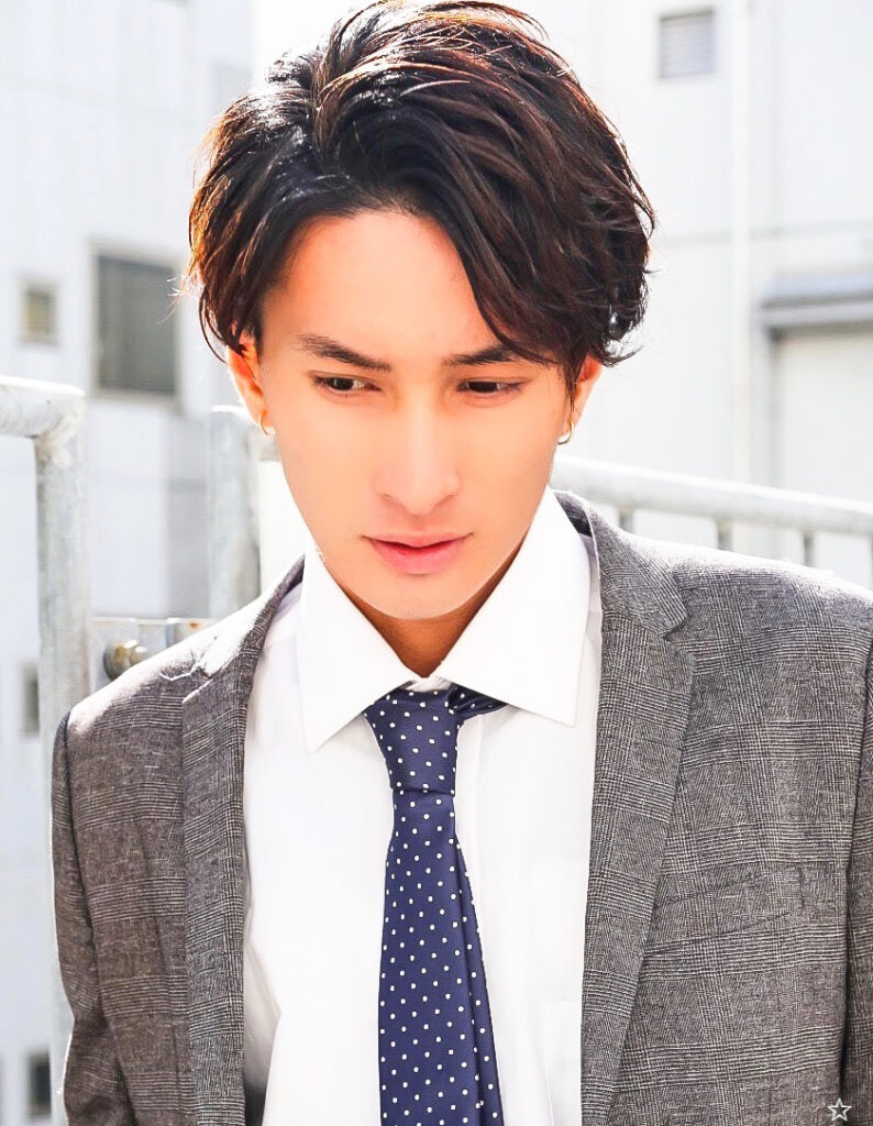 ヨシザワ人形町 20代30代ビジネスツーブロックアイロンパーマヘアスタイル人形町、水天宮前の理容室、床屋 HAIR&GROOMINGYOSHIZAWA Inc ヨシザワインク