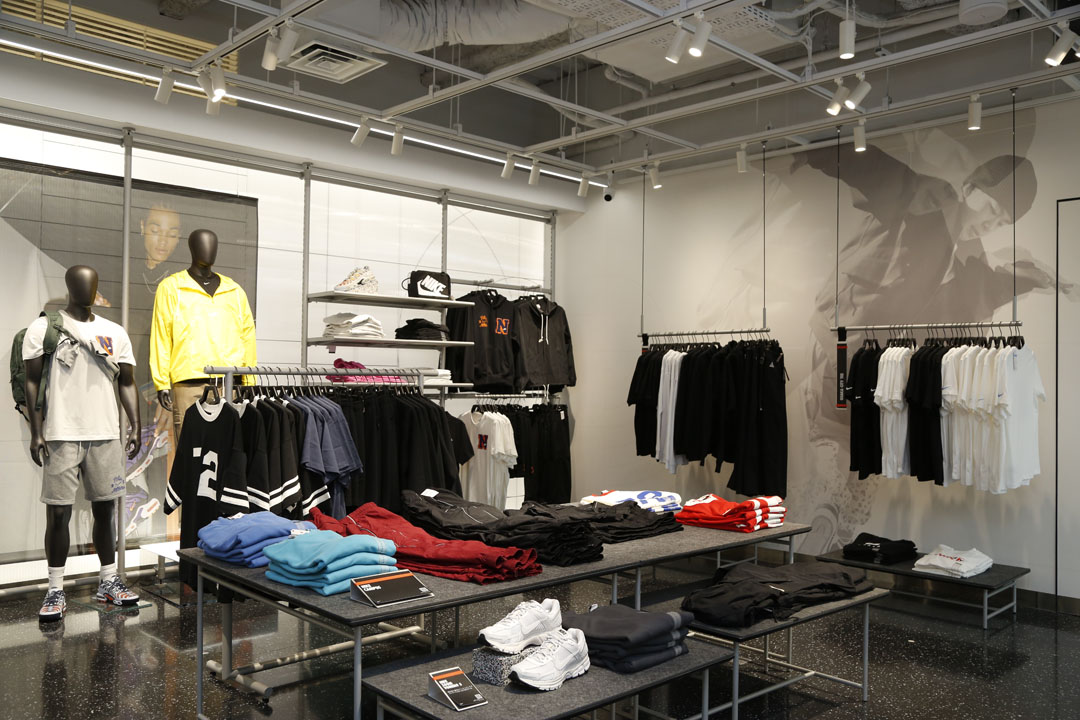 JORDAN BRAND M J OSAKA CITY LBR SS CREW WHITE ジョーダン ブランド ジョーダン オオサカ シティ LBRクルー S S Tシャツ-ホワイトatmos アトモス公式オンラインストア