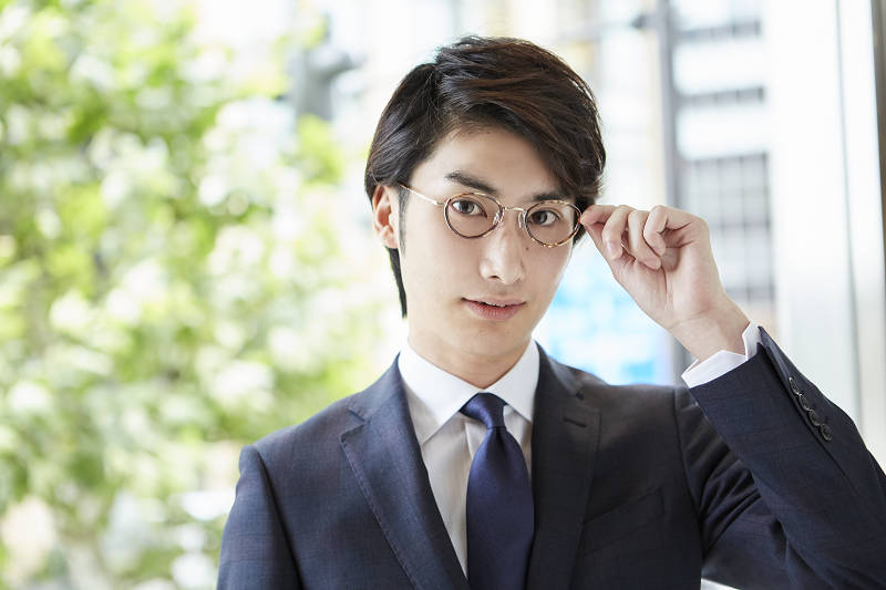 2020年最新 営業マンが選ぶべきメガネ5選！ビジネススーツと相性抜群のオススメ商品を紹介営業代行なら営業コンサルティング会社、株式会社アイランド・ブレイン