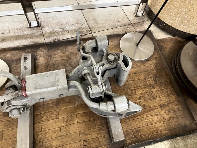 密着連結器 内部構造モデルRailway train coupler structure model