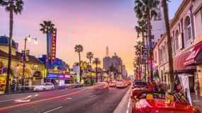 ビバリーヒルズエリアの都会の景色とハリウッドヒルズの住宅。カリフォルニア。米国。の写真素材・画像素材 Image 118674416