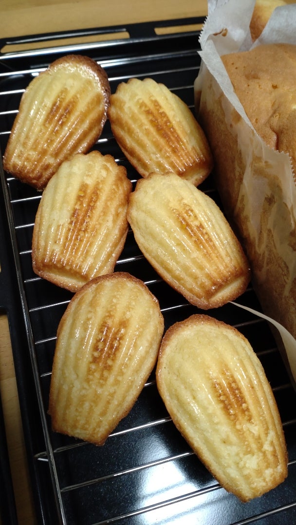 100均 シリコン型で作るマドレーヌの作り方