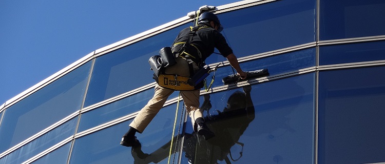 甲府市内のビル 窓・ガラス拭き清掃山梨県甲府市 吉野聡建築設計室のブログ