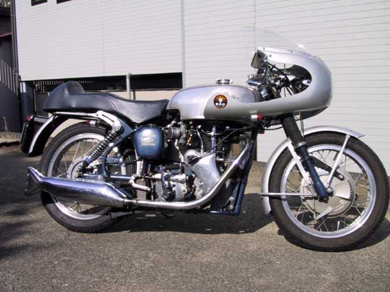 汎用 ロケットカウル イノウエ カフェレーサー 族カフェ カウルのみです 汎用 ロケットカウル イノウエ カフェ