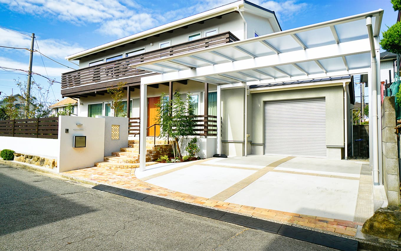 愛車を守るこだわりのガレージ - 神戸で外構・エクステリアのことならひまわりライフへ♪