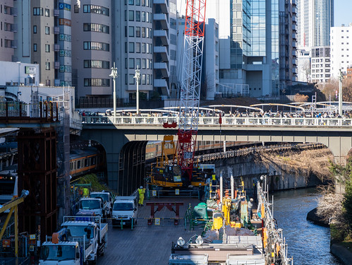 ＪＲ東日本 中央線「御茶ノ水駅」を全面的に造り替え 大規模な人工地盤が姿を現した「ＪＲ御茶ノ水駅バリアフリー整備等工事」: 東京・大阪都心上空ヘリコプター遊覧飛行