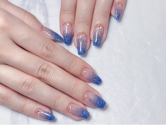 深みのある“ブルーグリーン”でおしゃれな冬ネイルへ♡人気デザイン10選michill byGMO ミチル