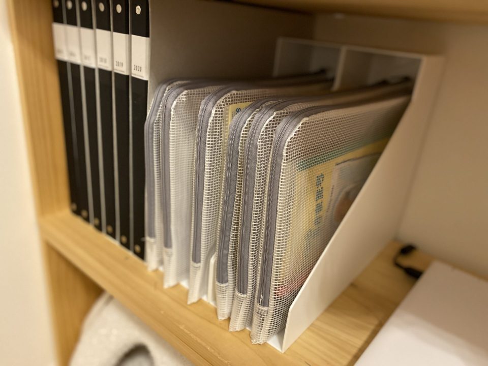 車の収納スペースがらくらく誕生！運転席から手が届く「吊るせるバッグ置き場」がボンモマンから新発売セレクチュアー株式会社のプレスリリース