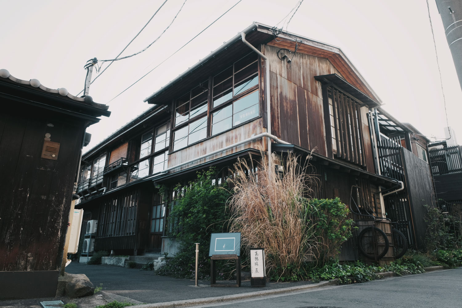 神楽坂 二宮和也、相葉雅紀ロケ地！隈研吾プロデュース「日本一オシャレ」な神社に行ってきた 飯田橋もみ- エキスパート - Yahoo!ニュース