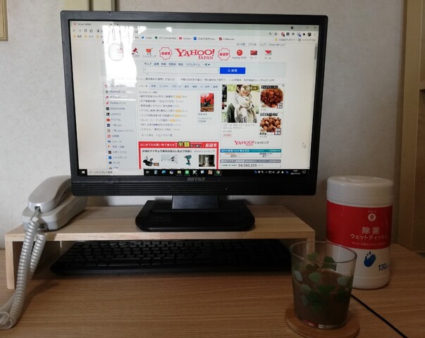 ダイソー わずか500円でパソコンまわりがスッキリ!組み立て式パソコンスタンドを実際に使ってみた特選街web