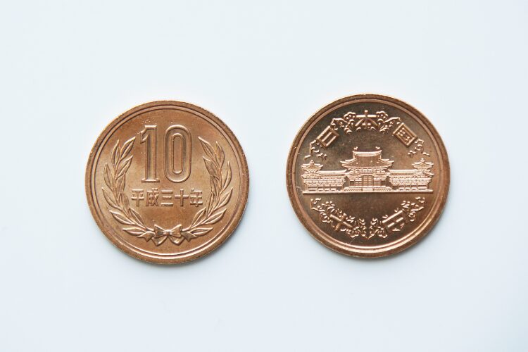 日本円の硬貨 お金 10円玉 表と裏 イラスト素材6902110- フォトライブラリ