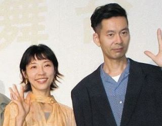 田中美佐子との格差離婚から1年 元夫・深沢邦之が女性ファンと腕組みホテル密会「舞台直後、愛車助手席に乗り込んだ彼女」NEWSポストセブン