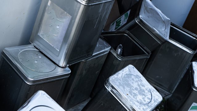 千葉と大阪で営業中！ アルミガラB_付物あり 金属 の買取価格 税込 ：220円 kg 2025年10月05日 午前8時 現在,弊社へ納入時相場値段 リサイクル 非鉄金属 スクラップ 大畑商事大畑商事金属スクラップ 銅・砲金・真鍮・アルミ・ステンレス・鉄・雑線等 の買取