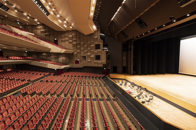 神奈川県立県民ホール - Wikipedia