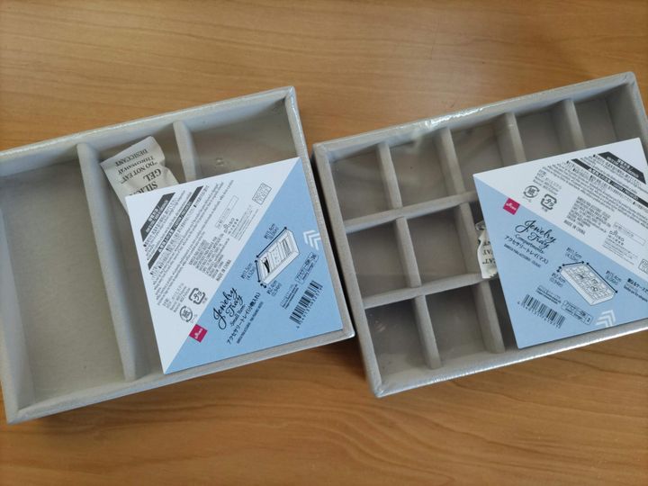 100均トレーはおしゃれで滑らない！人気のメラニン素材からガラス製まで高見えするグッズが揃う - 株式会社ワッツ