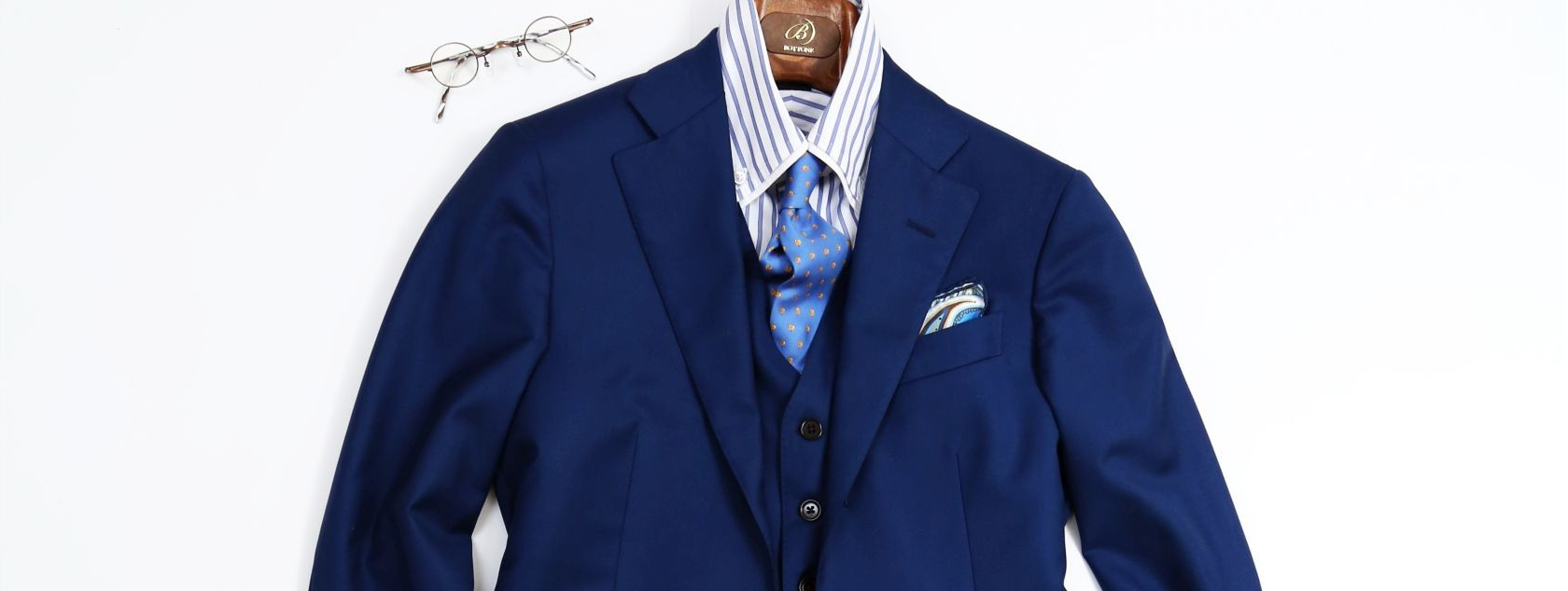 新卒社員必見 男女別スーツの選び方のポイントを解説AOYAMA Journal