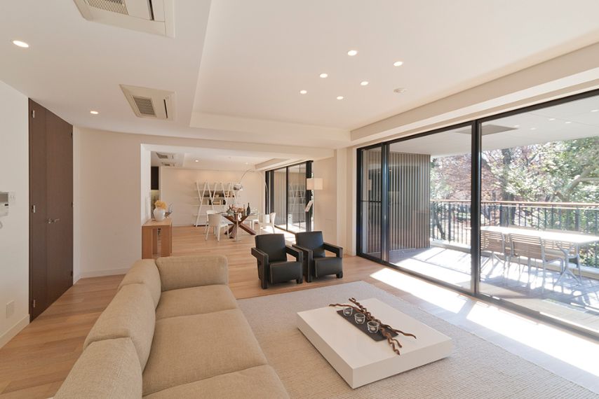 世界水準の居住空間を創出する 「グロブナー」、英国より到着SENSESENSEFaust A.G