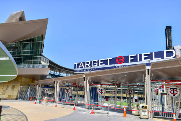 Amazon.co.jp: ArtsyCanvas ターゲットフィールド - 野球フィールド - 44x15 マットポスタープリント ウォールアート: ホーム＆キッチン