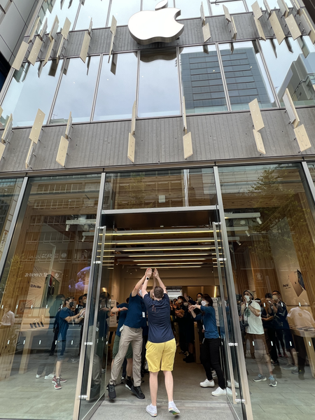 Apple 銀座 ❬中央区銀座3-5-12 サヱグサビル本館❭移転「専門店」カテゴリー銀座スタイル