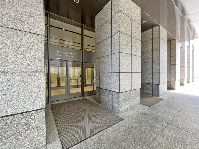 豊洲三丁目公園から見上げる豊洲センタービル＆アネックス 🏢 豊洲センタービル＆アネックス 📍 江東区豊洲三丁目３ 🚆 東京メトロ有楽町線 豊洲駅より徒歩2分撮影：iPhone11pro 編集：Lightroom高層ビルオフィスビルビル群ツインタワービル夜景夜景撮影