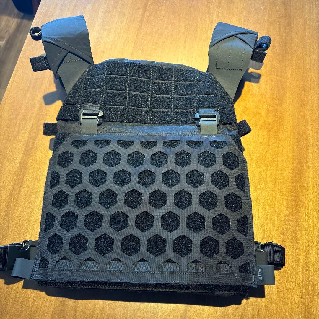 実物 CONDOR VANQUISHプレキャリ＋Eagle製・TT製ポーチセット 用途や装備に合わせて