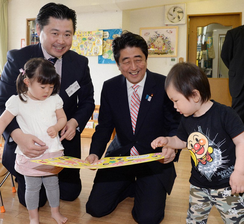 岸田首相長男で秘書官の翔太郎氏が公邸で忘年会 海外なら退陣ものなのに 身内に甘い政治がもたらすこと：東京新聞デジタル