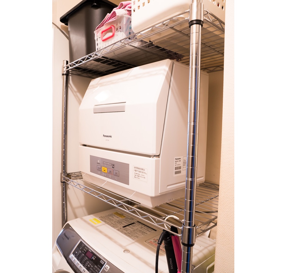 楽天市場 ☆激アツ☆食洗機 工事不要 5L コンパクト 3人用 工事なし 除菌 清潔 食器乾燥機 小型 アイリスオーヤマ 食器洗浄機 乾燥機食器洗い機 食器洗い乾燥機 ホワイト タンク式 タンク式食洗器 一人暮らし ギフト ISHT-5000-W タイパ 新生活 お皿洗い : ウエノ電器