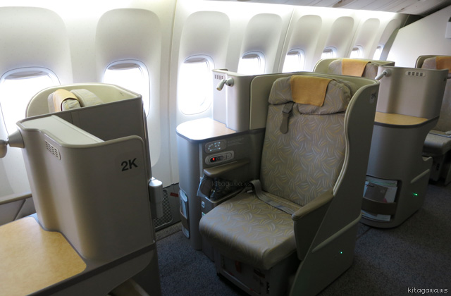 アシアナ航空 OZ ビジネスクラス搭乗記東京成田→ソウル仁川 OZ103 Dec2016Up in the SKY