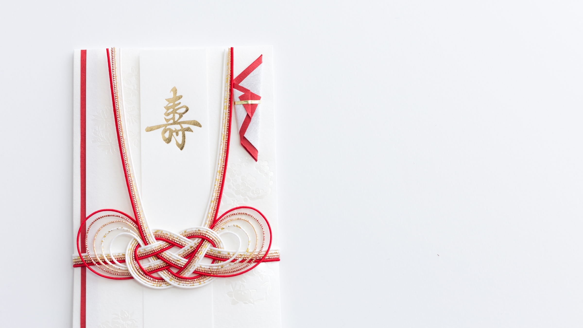 お車代の封筒の書き方は? 表書きに名前は書かない? 結婚式 葬式別のマナーマイナビニュース