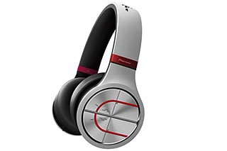 ヘッドフォン イヤホンを使った「スーツスタイル」の人気ファッションコーディネート - WEAR