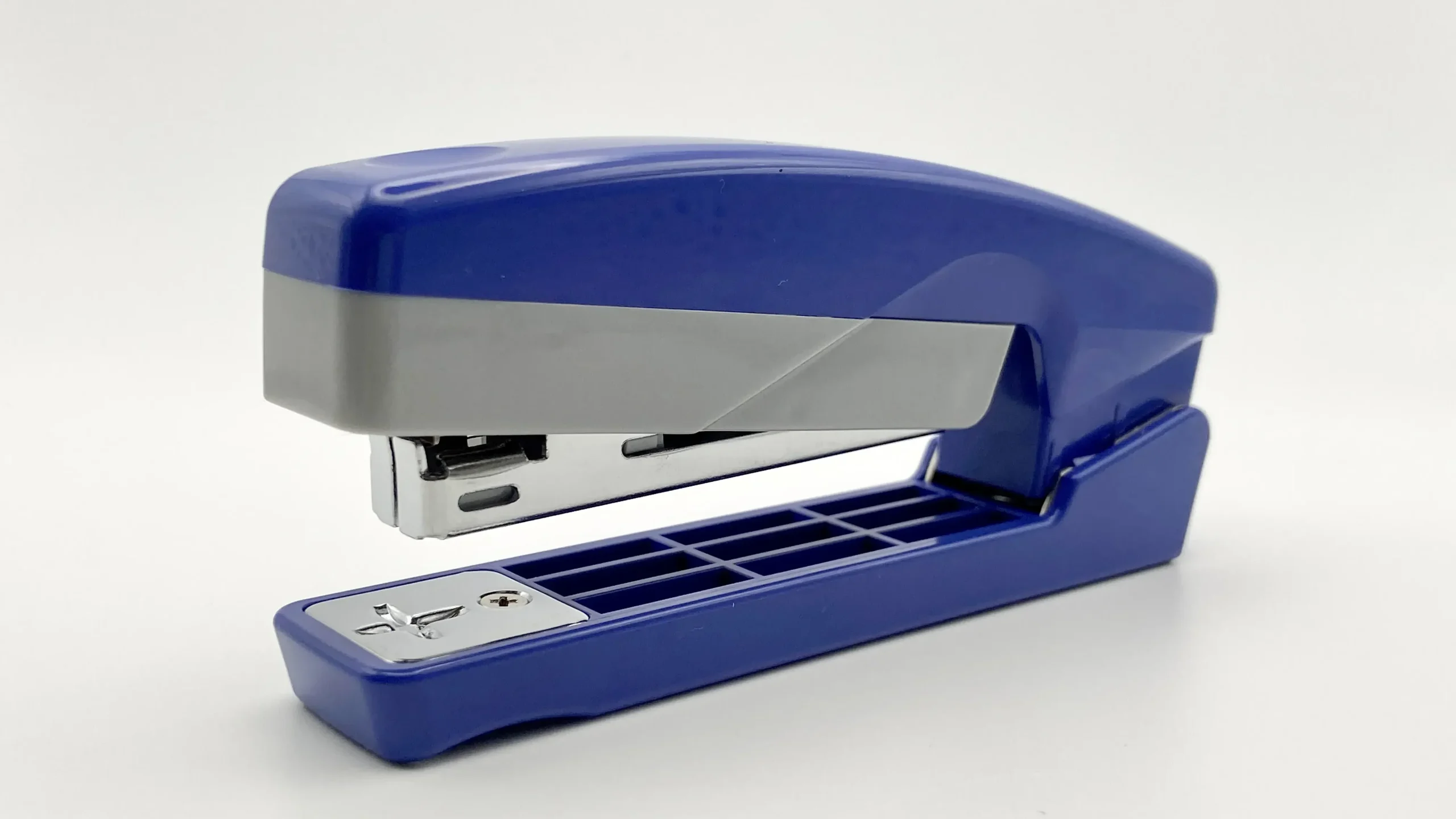 100円均一でコピー本が中綴じができるステープラーを買ってきたよ夕立ノート