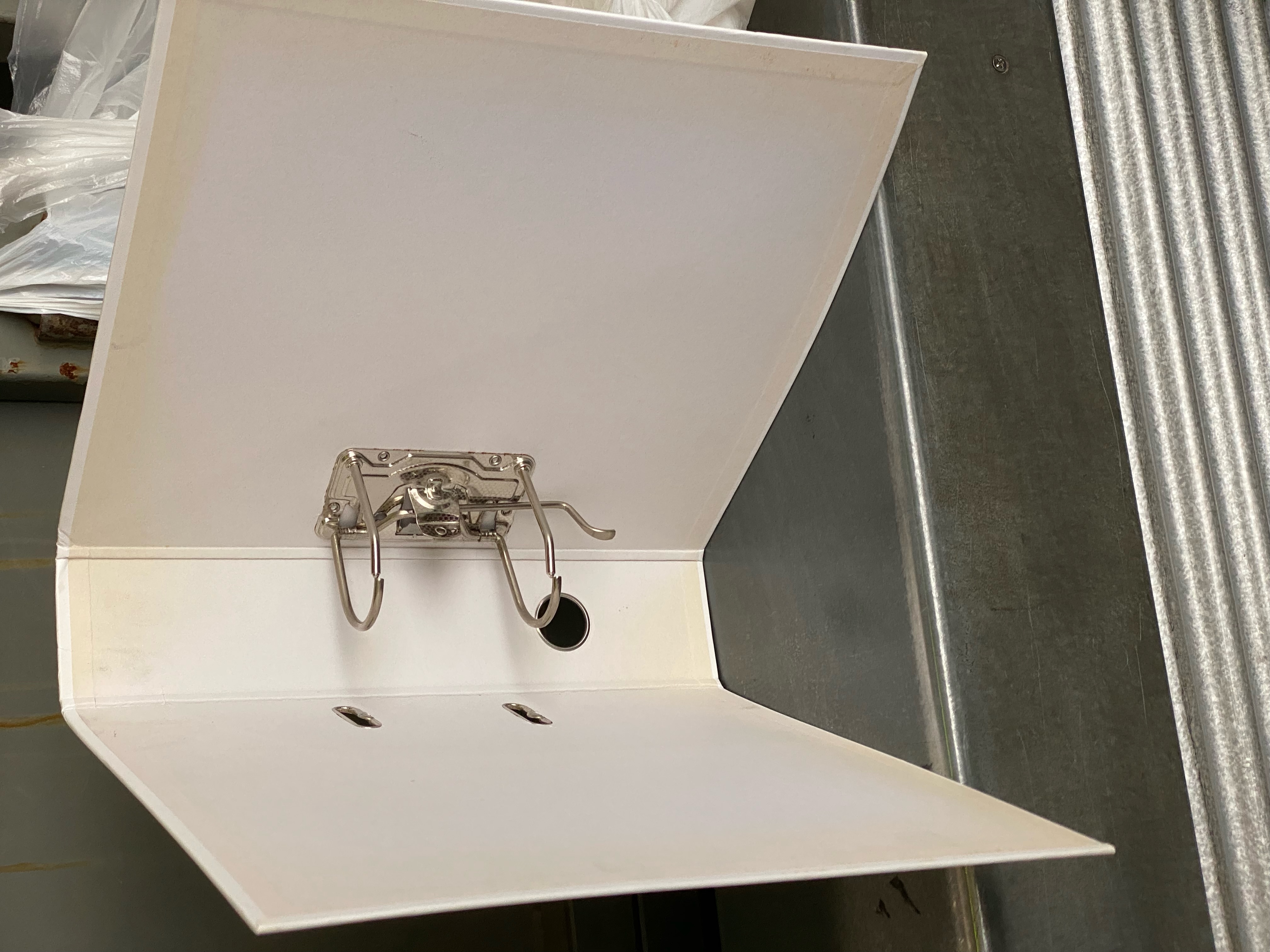 オリジナルファイルバインダーの金具都内自社工場の安心品質・オリジナルバインダーならプリンテックス