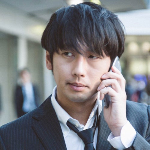 フリー写真ジーンズのポケットに手を入れるロシア人男性パブリックドメインQ：著作権フリー画像素材集