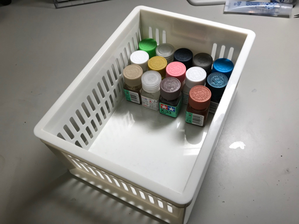 １箱４５本 100均の「A4ワイドケース」にプラモ塗料を収納してみる - AFVモデラーの巣