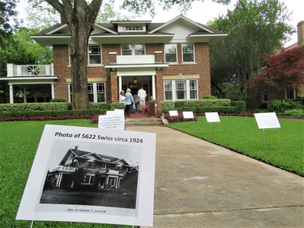 アメリカ、テキサス州北部にある2階建ての家が並ぶ新しい高級住宅街を空撮。付属のガレージ付きの大きな一戸建て住宅、小ロットサイズのシングルルーフの写真素材・画像素材Image 186577709