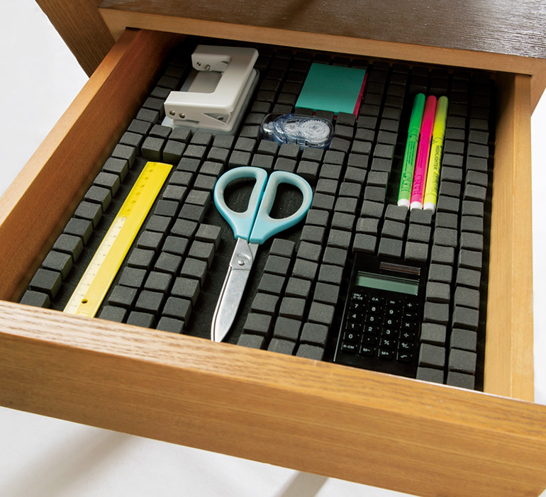 デスク周りの超便利グッズ10選 おしゃれで快適なオフィス環境作りTravewriter