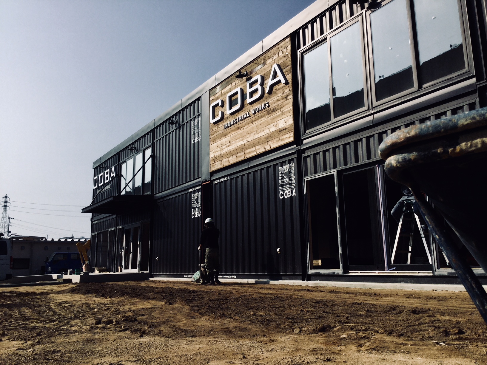 福岡支店のある福岡県内でイベント用店舗をコンテナハウスで設置させていただきました ^^ 前日の台風も問題なく過ぎ去りコンテナ の丈夫さにお客様も安心されてました！今週末からセレクトショップが開業されます ^^