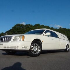 宮型霊柩車の値段と価格推移は？12件の売買データから宮型霊柩車の価値がわかる。販売や買取価格の参考にも