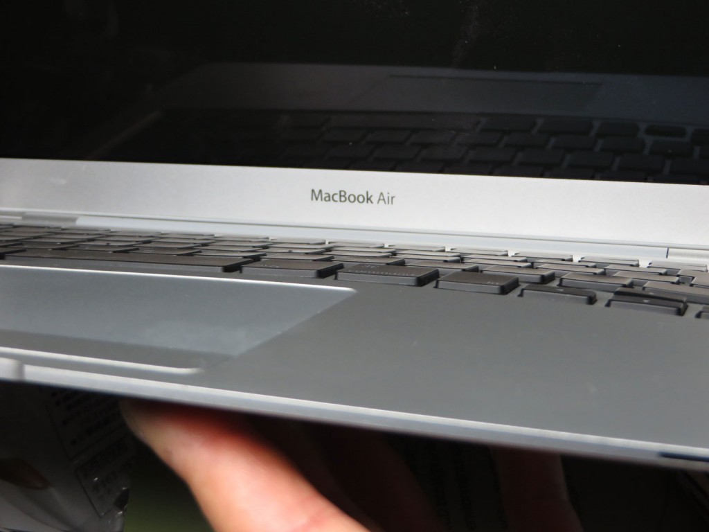 ノートパソコンの膨張はバッテリーが原因！実際に交換した手順と注意事項 - ババリウムの軌跡～ゲーム実況の豆知識～