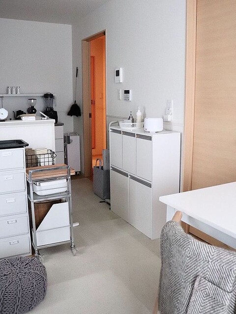 キッチンにゴミ箱置き場がない？狭いスペースに場所を作るアイデア！家事オリーブオイルをひとまわし