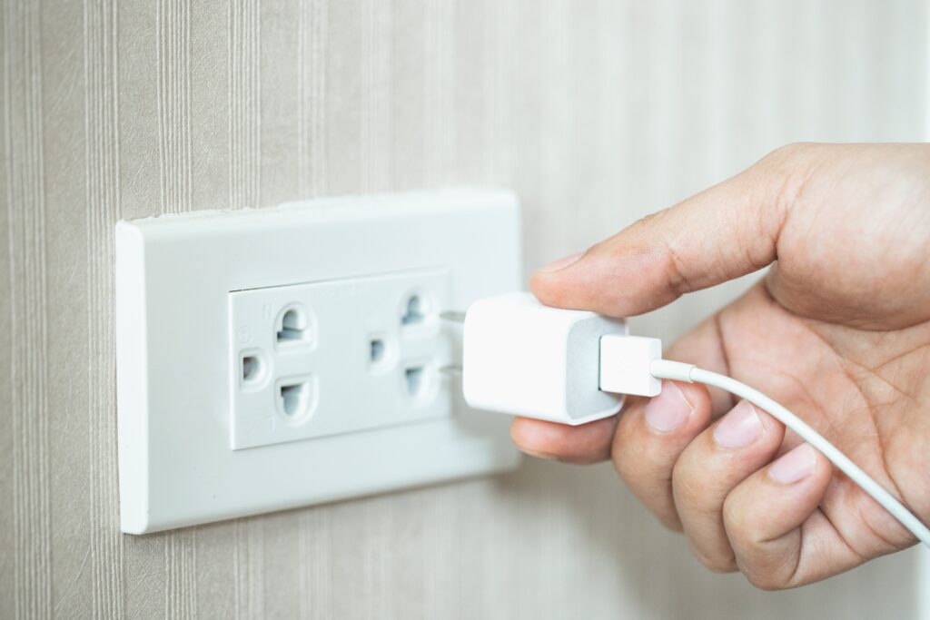 海外旅行 変圧器・変換プラグは必要？一目でわかる一覧表！│めおトリップ