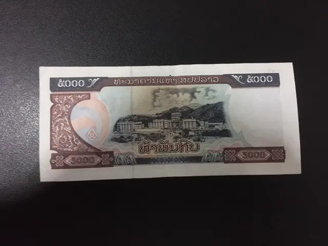 ラオス ルアンパバーン 両替場所3選。空港から市内まで。2025年4月情報tomomaroの旅行豆知識