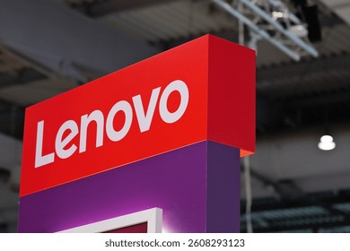 Lenovo logo」の740点のロイヤリティフリー画像、写真素材、絵Shutterstock
