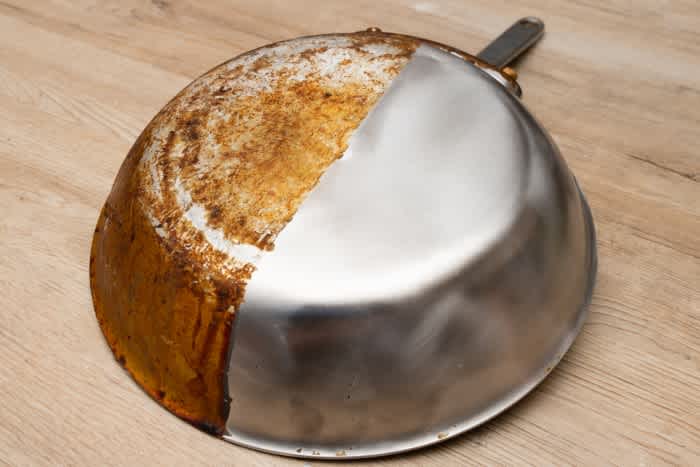 アルミからテフロン加工まで、鍋の焦げの落とし方や磨き方を教えます！Natural feelings