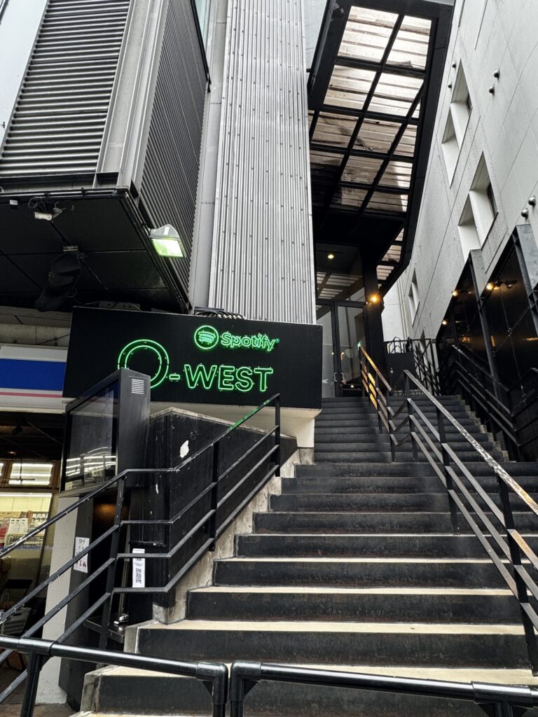 シアターイースト キャパやアクセス、座席からの見え方は？劇場内を徹底解説！ - ジャニオタ観劇部